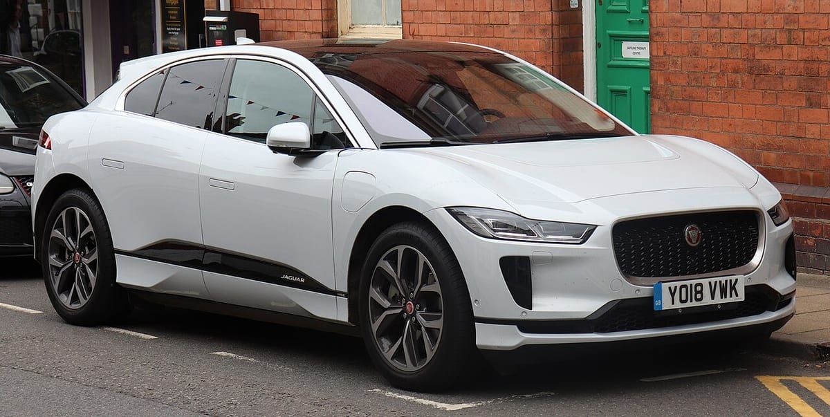 Jaguar I-Pace (2021-2023) – schematy bezpieczników i przekaźników