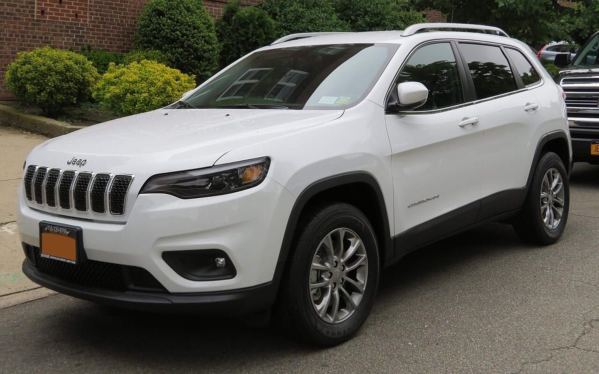 Jeep Cherokee KL (2020-2022) – schematy bezpieczników i przekaźników