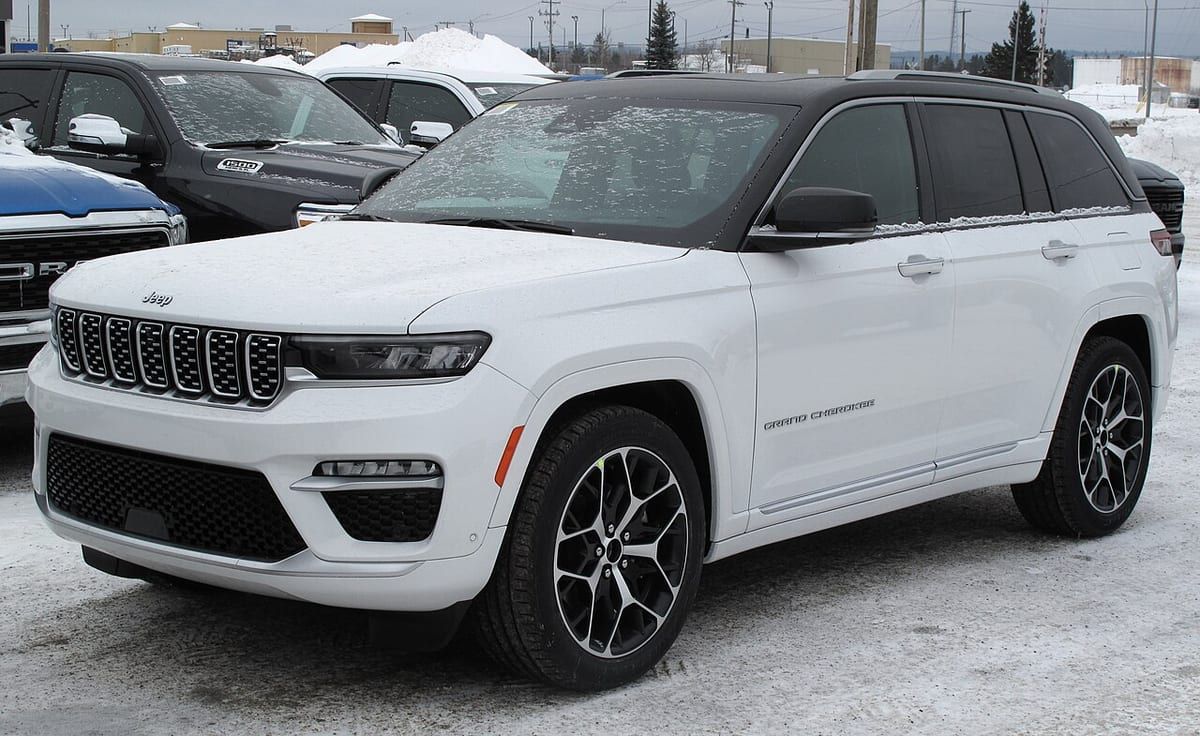 Jeep Grand Cherokee (2020) – schematy bezpieczników i przekaźników