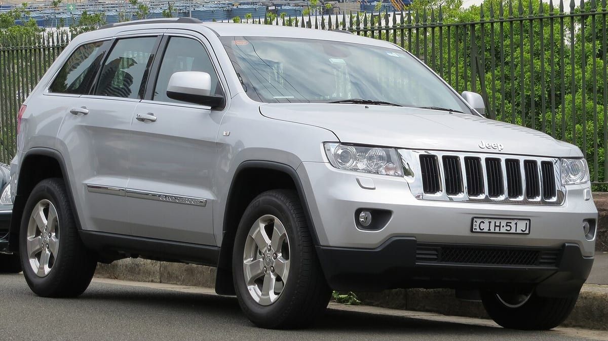 Jeep Grand Cherokee WK (2005-2010) – schematy bezpieczników i przekaźników