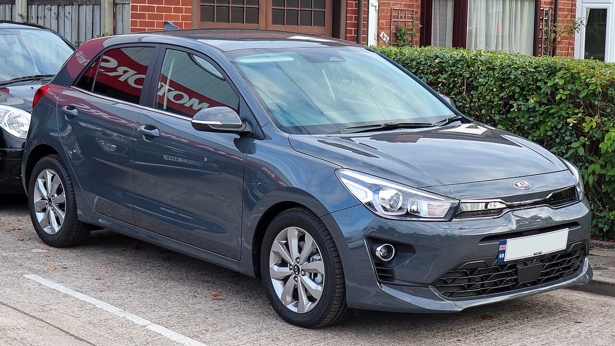 Kia Rio IV (2022-2023) – schematy bezpieczników i przekaźników