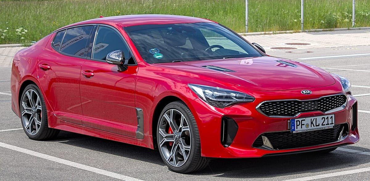 Kia Stinger (2020) – schematy bezpieczników i przekaźników
