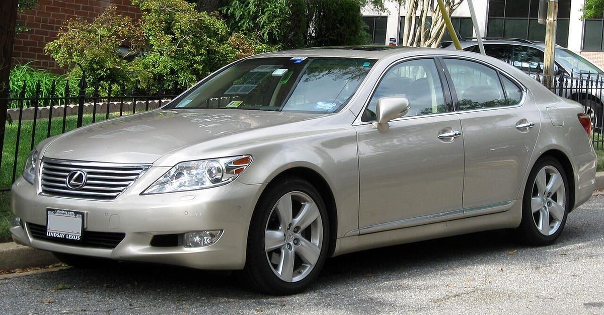 Lexus LS 460 (XF40) (2007-2012) – schematy bezpieczników i przekaźników