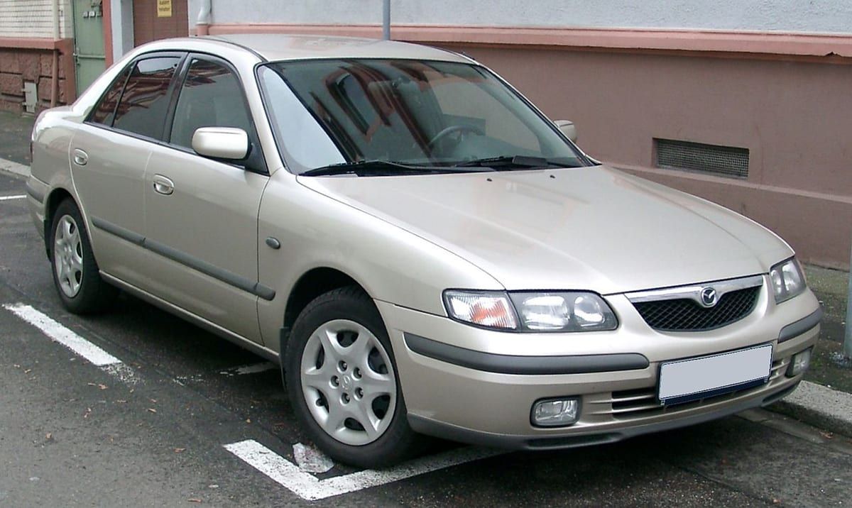 Mazda 626 (1991-1997) – schematy bezpieczników i przekaźników