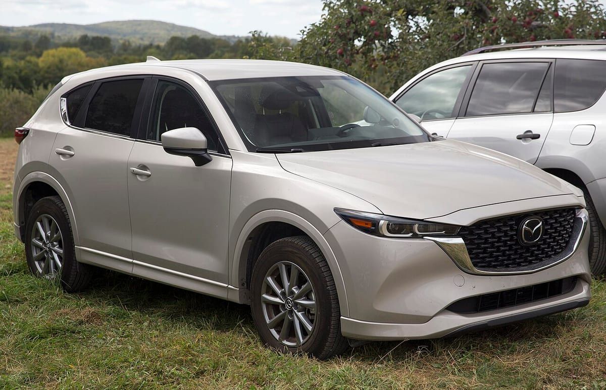 Mazda CX-5 II (2018-2019) – schematy bezpieczników i przekaźników