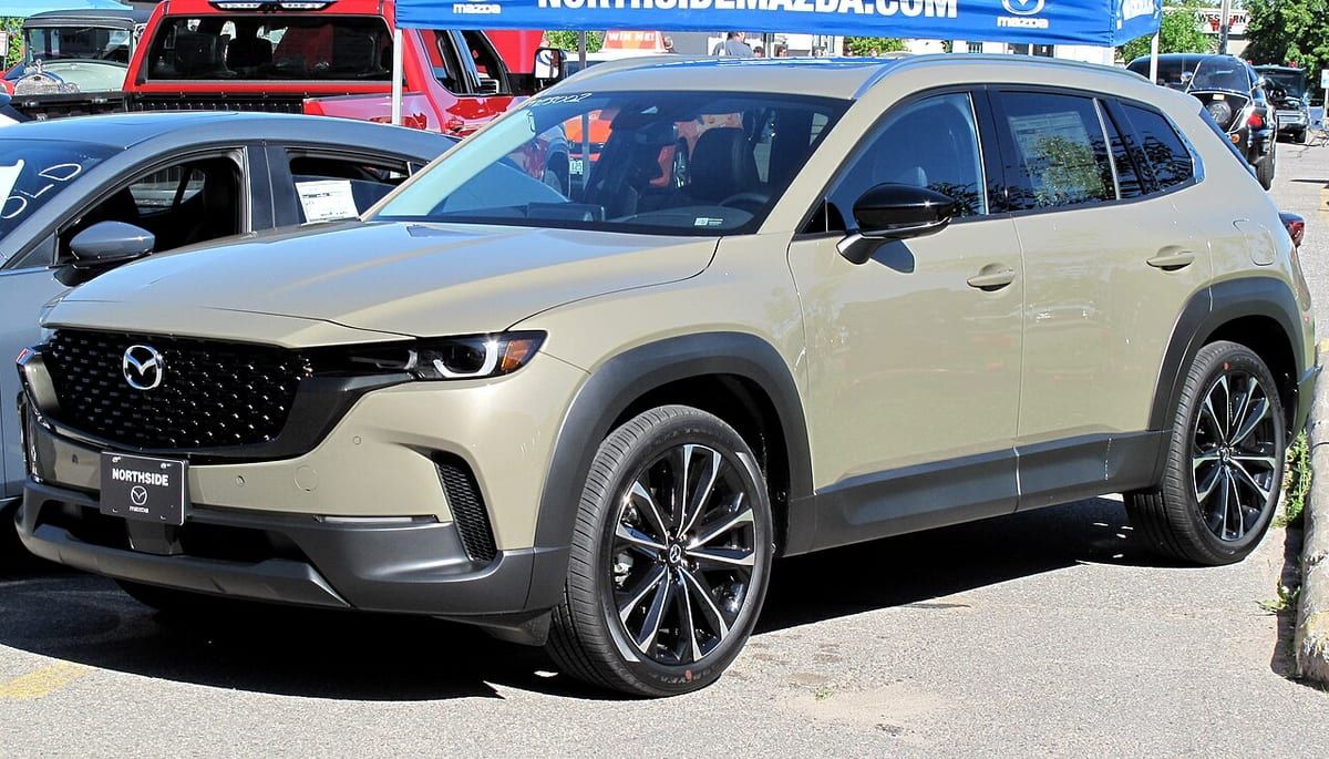 Mazda CX-50 (2023) – schematy bezpieczników i przekaźników