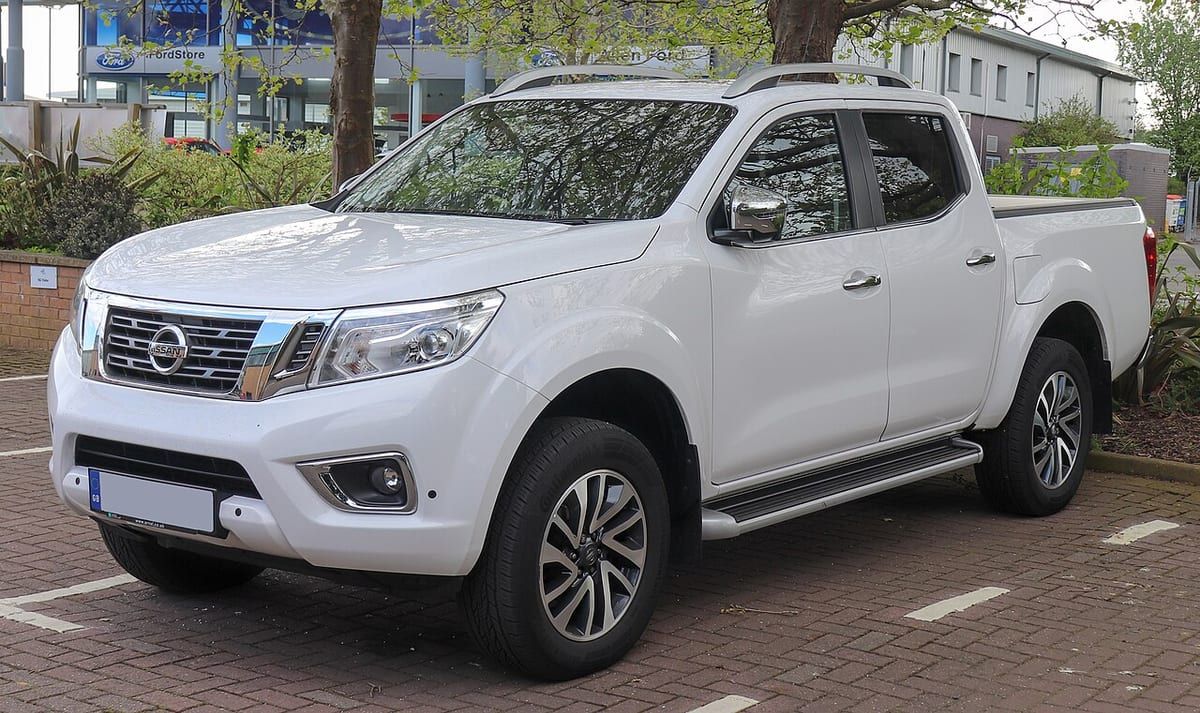 Nissan Navara D22 (1997-2004) – schematy bezpieczników i przekaźników