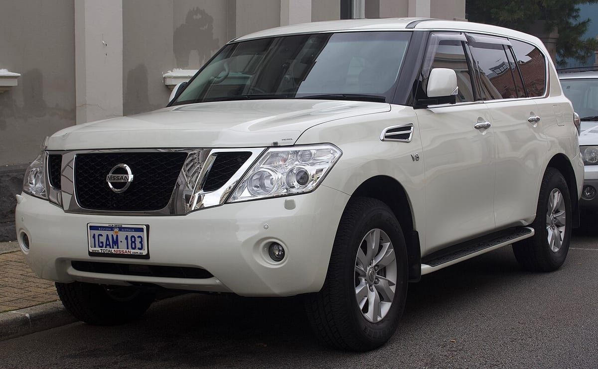 Nissan Patrol Y61 (1997-2013) – schematy bezpieczników i przekaźników