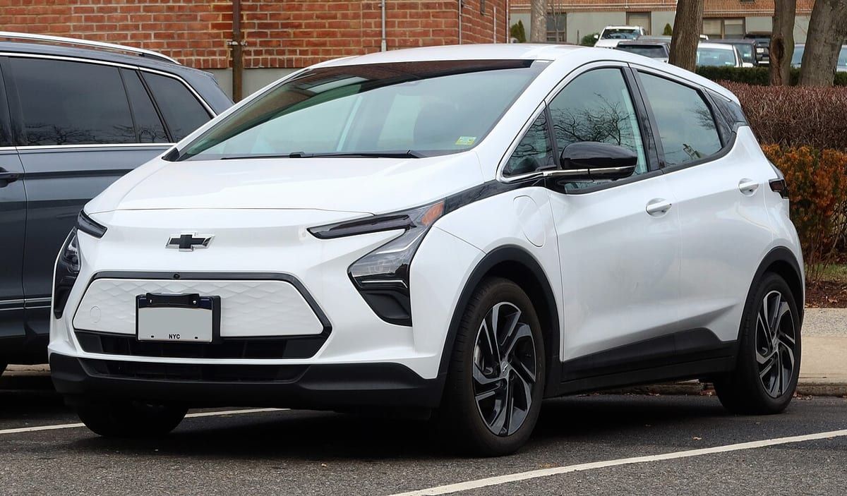 Opel Ampera-E (2016-2022) – schematy bezpieczników i przekaźników