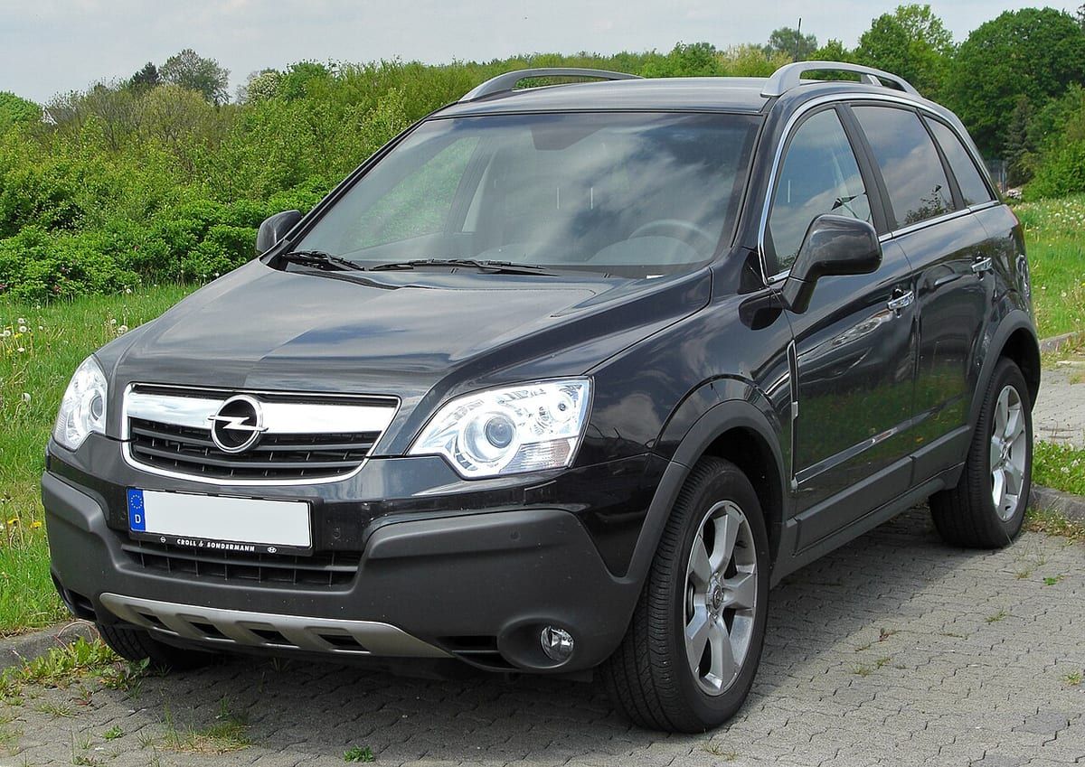 Opel Antara (2011-2016) – schematy bezpieczników i przekaźników