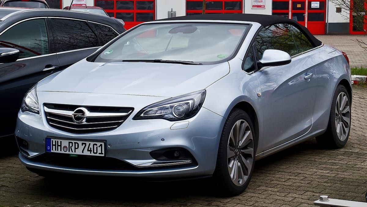 Opel Cascada (2013-2019) – schematy bezpieczników i przekaźników