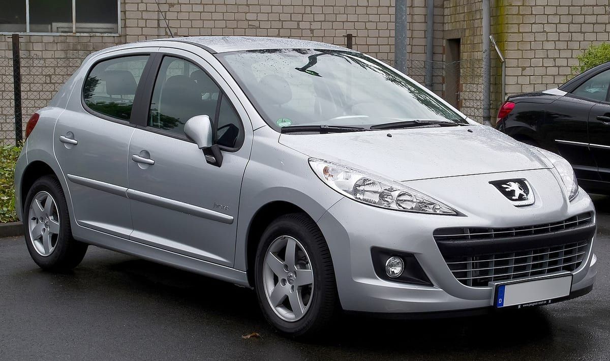 Peugeot 207 (2006) – schematy bezpieczników i przekaźników
