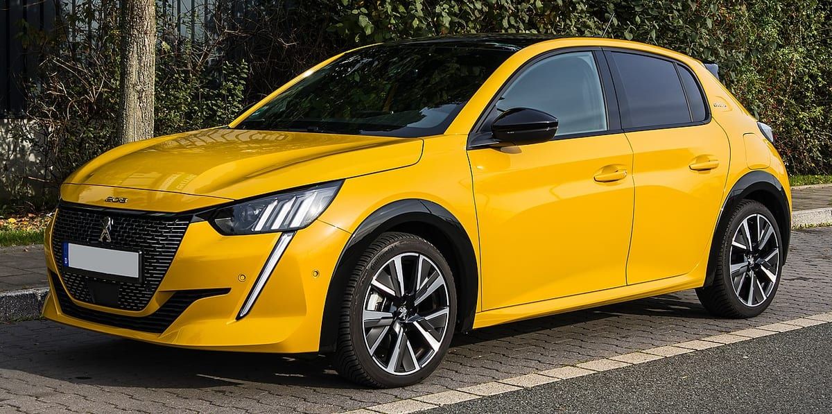 Peugeot 208 (2019-2021) – schematy bezpieczników i przekaźników