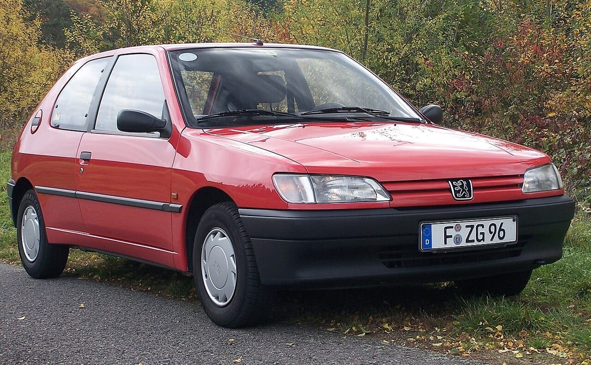 Peugeot 306 (1997-1999) – schematy bezpieczników i przekaźników