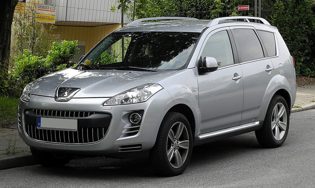 Peugeot 4007 (2008-2012) – schematy bezpieczników i przekaźników