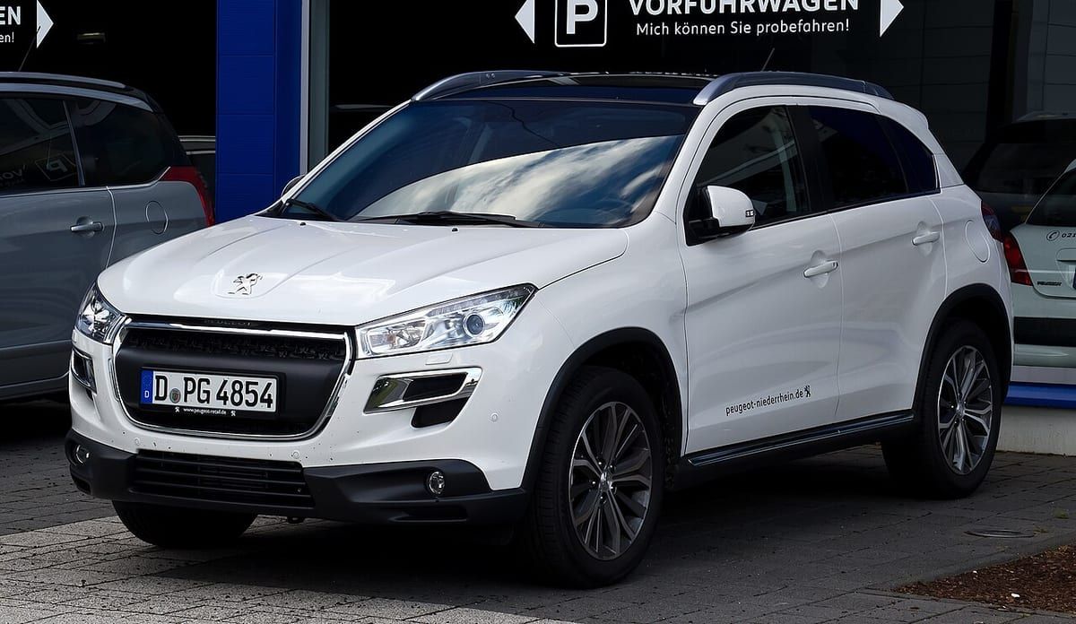 Peugeot 4008 (2012-2017) – schematy bezpieczników i przekaźników