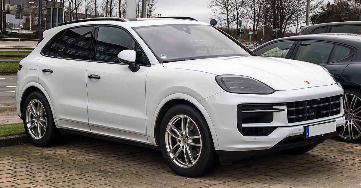 Porsche Cayenne (2017-2021) – schematy bezpieczników i przekaźników