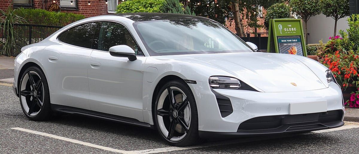 Porsche Taycan (2019-2021) – schematy bezpieczników i przekaźników
