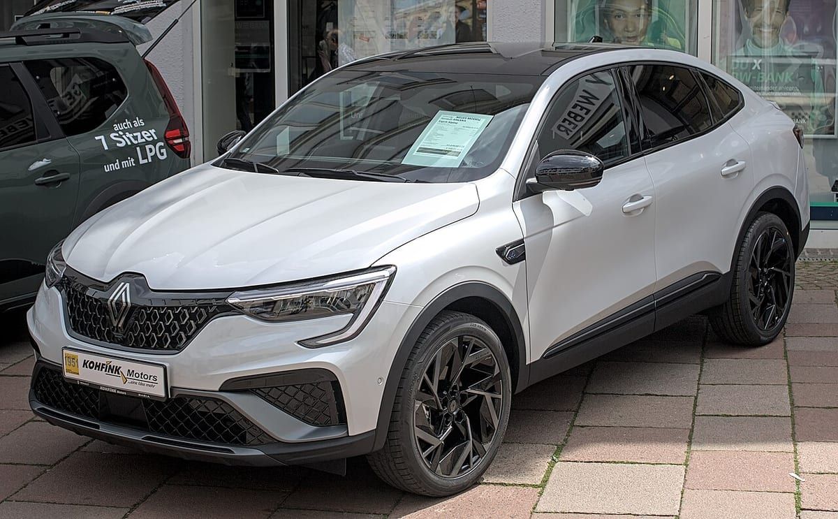 Renault Arkana (2019-2023) – schematy bezpieczników i przekaźników
