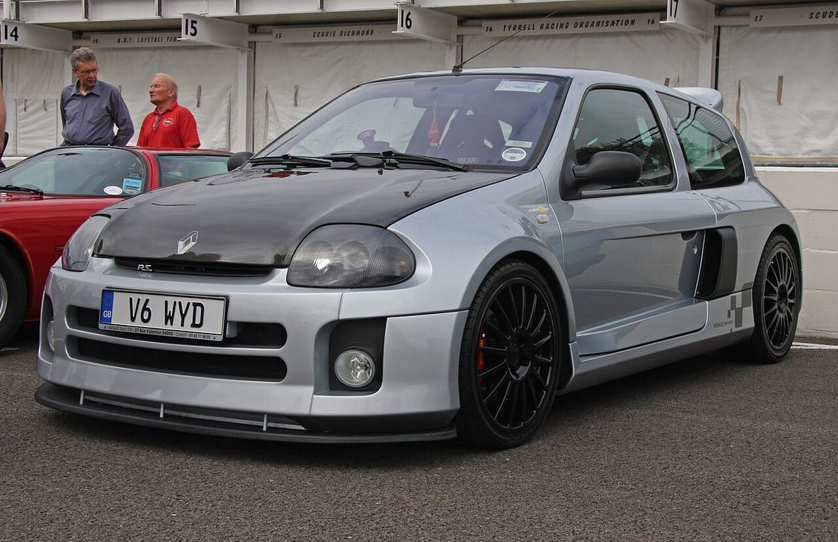 Renault Clio V (2019-2023) – schematy bezpieczników i przekaźników