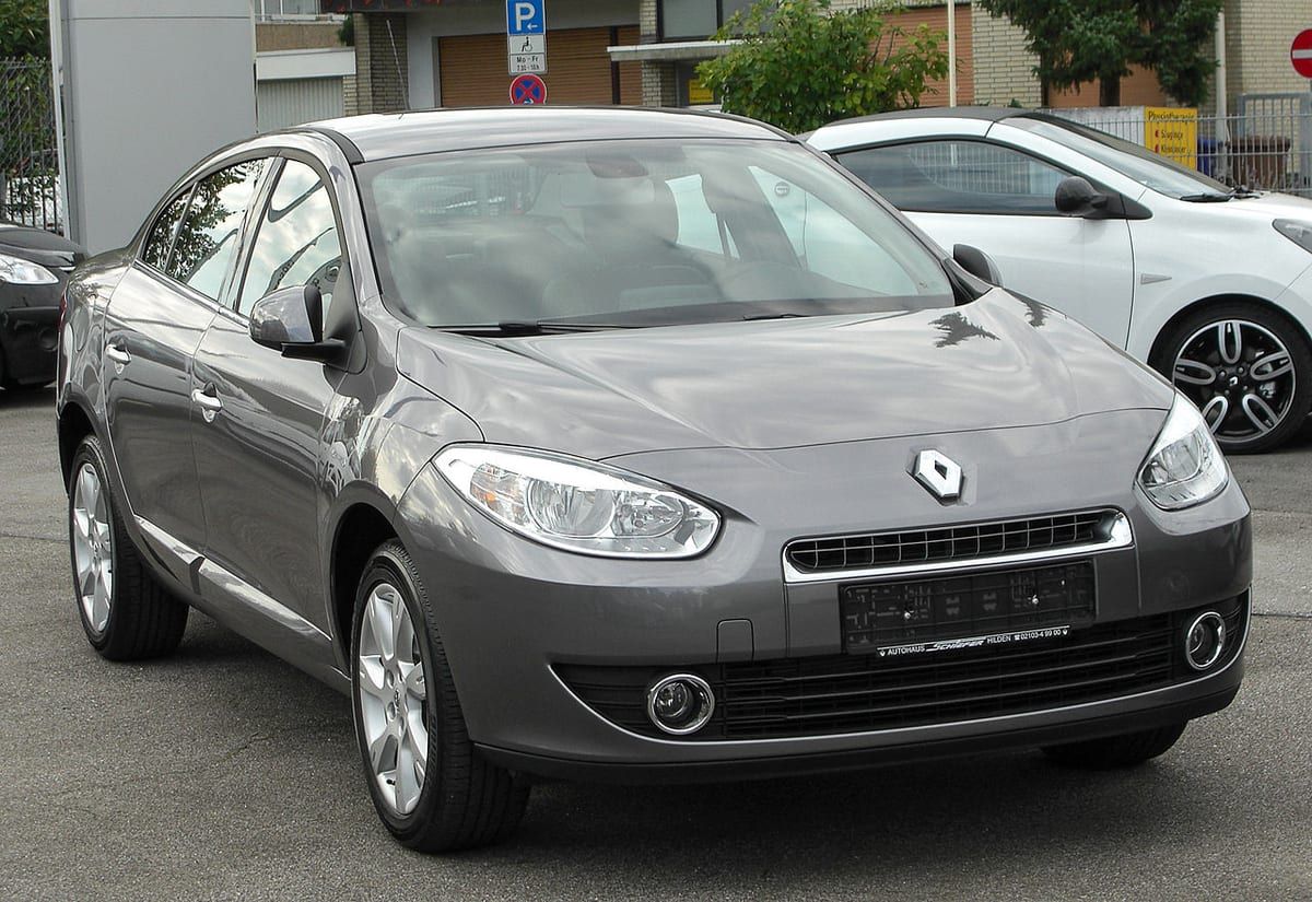 Renault Fluence (2009-2019) – schematy bezpieczników i przekaźników