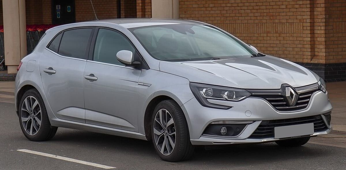 Renault Megane IV (2016-2023)- schematy bezpieczników i przekaźników
