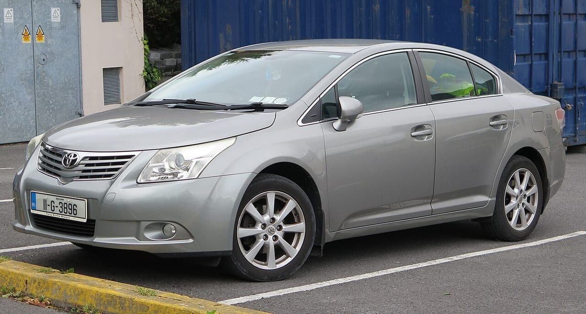 Toyota Avensis (1997-2002) – schematy bezpieczników i przekaźników