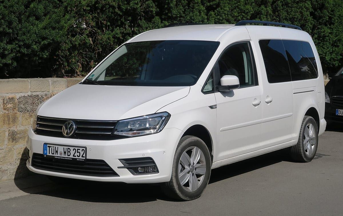 Volkswagen Caddy II (1996-2003) – schematy bezpieczników i przekaźników
