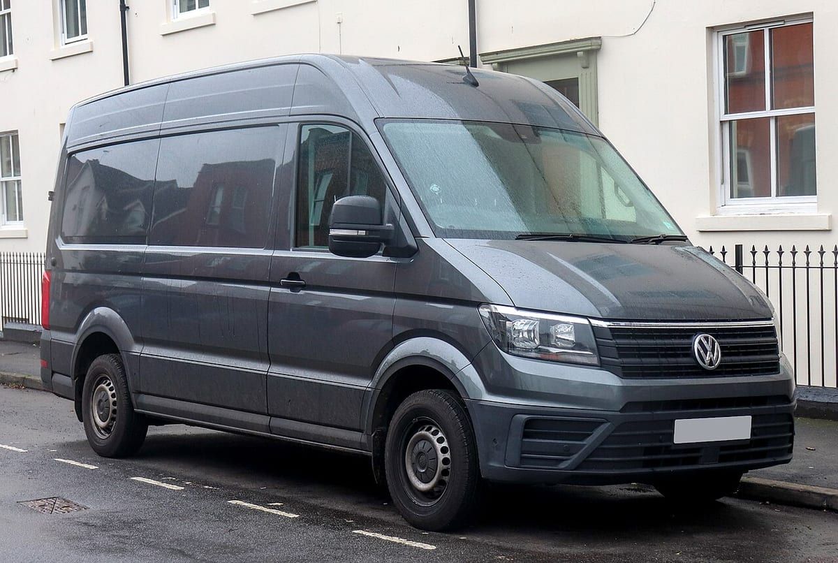 Volkswagen Crafter II (2017-2023) – schematy bezpieczników i przekaźników