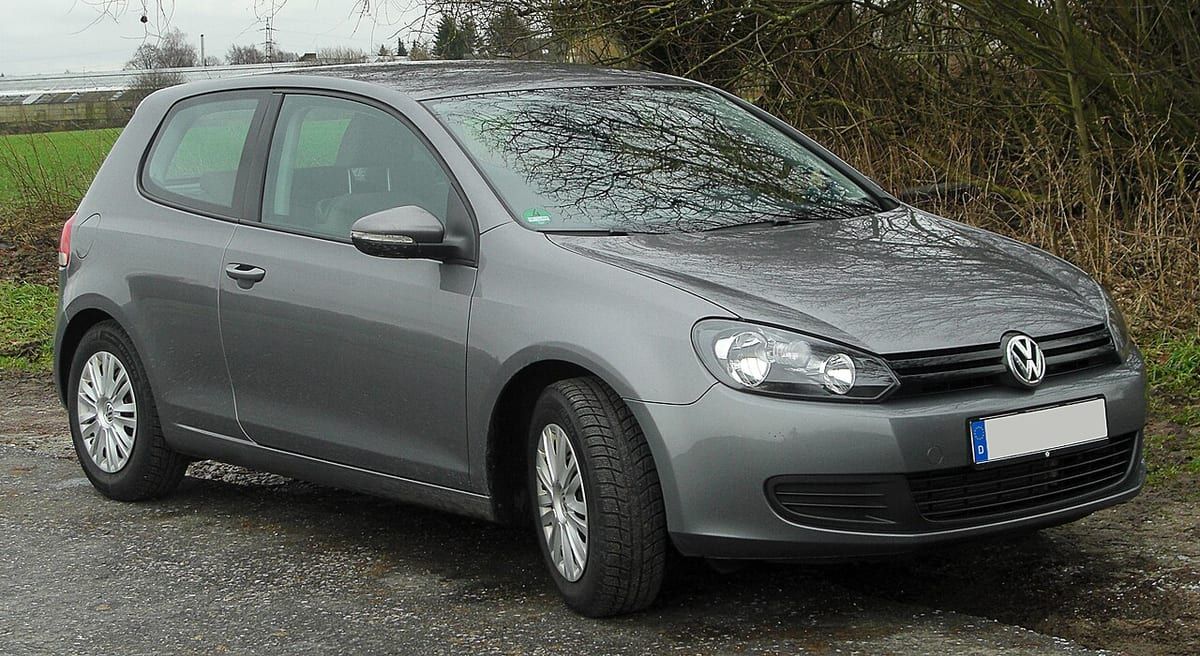 Volkswagen Golf VI (2008-2013) – schematy bezpieczników i przekaźników
