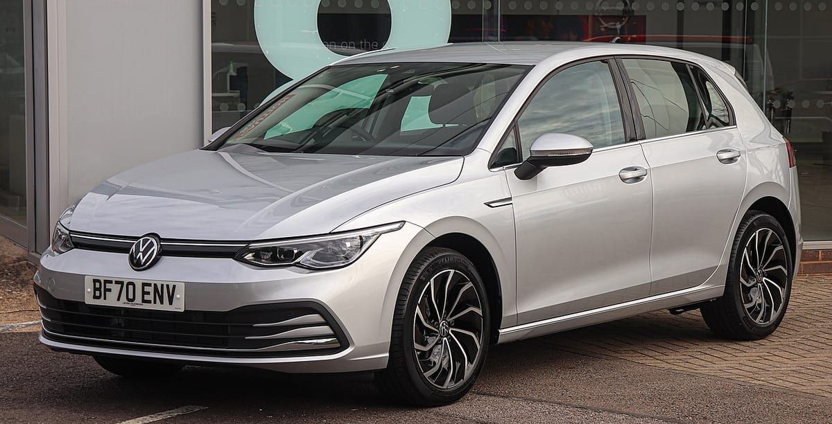 Volkswagen Golf VIII (2019-2023) – schematy bezpieczników i przekaźników