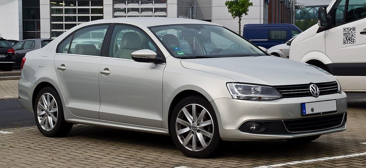 Volkswagen Jetta II (1985-1989) – schematy bezpieczników i przekaźników