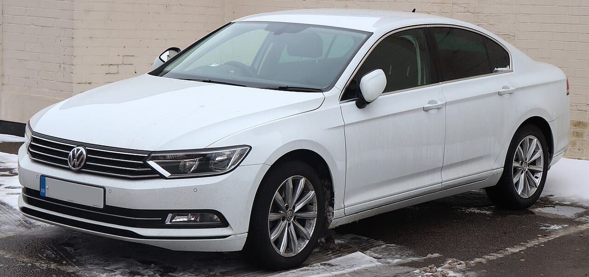 Volkswagen Passat B8 (2015-2022) – schematy bezpieczników i przekaźników