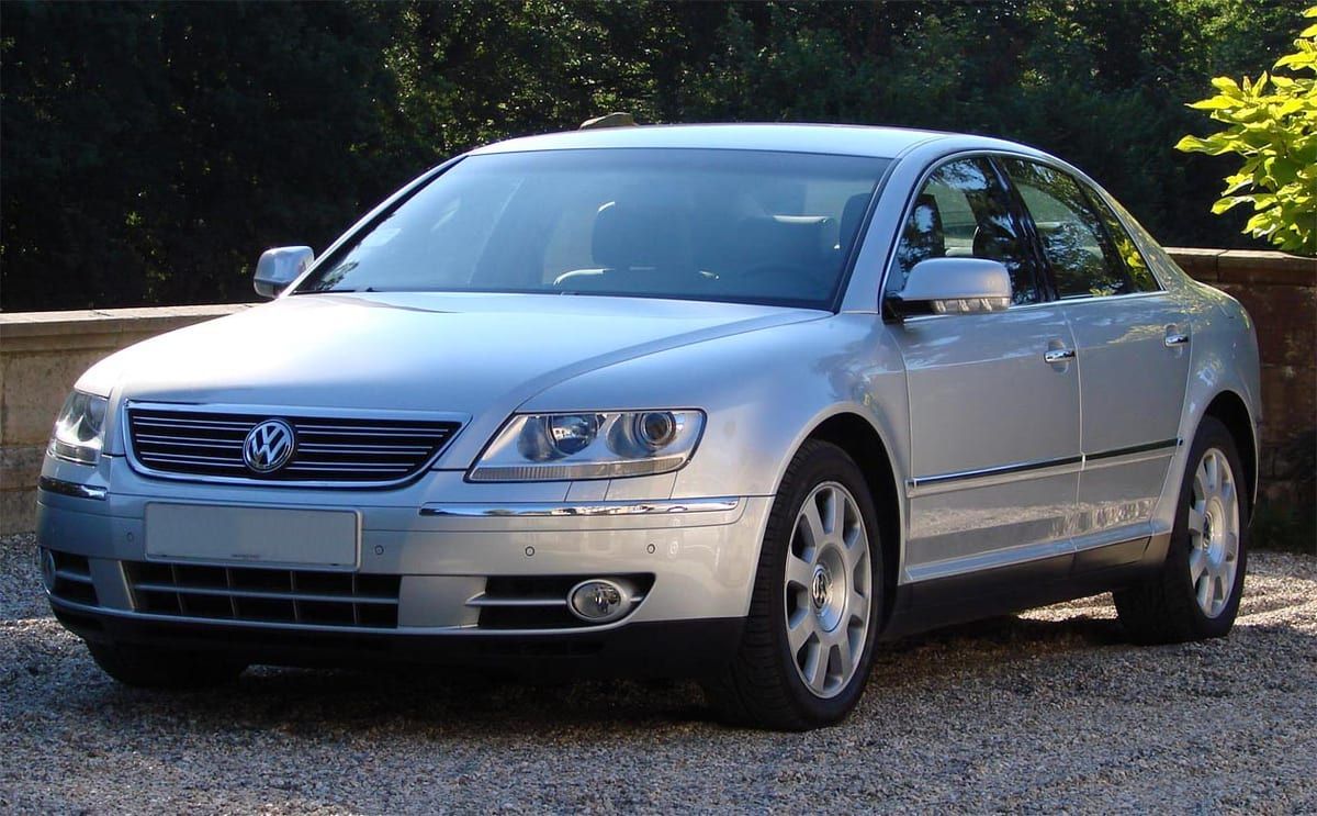 Volkswagen Phaeton (2002-2006) – schematy bezpieczników i przekaźników