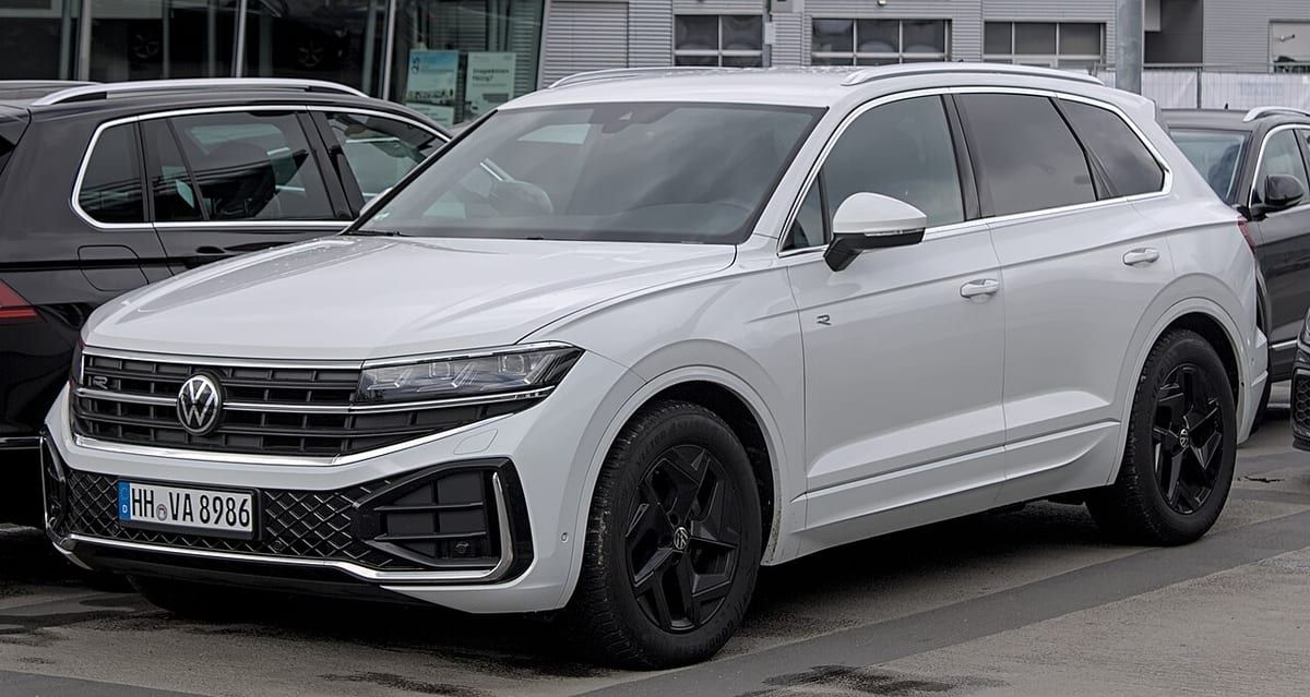 Volkswagen Touareg II (2010-2018) – schematy bezpieczników i przekaźników