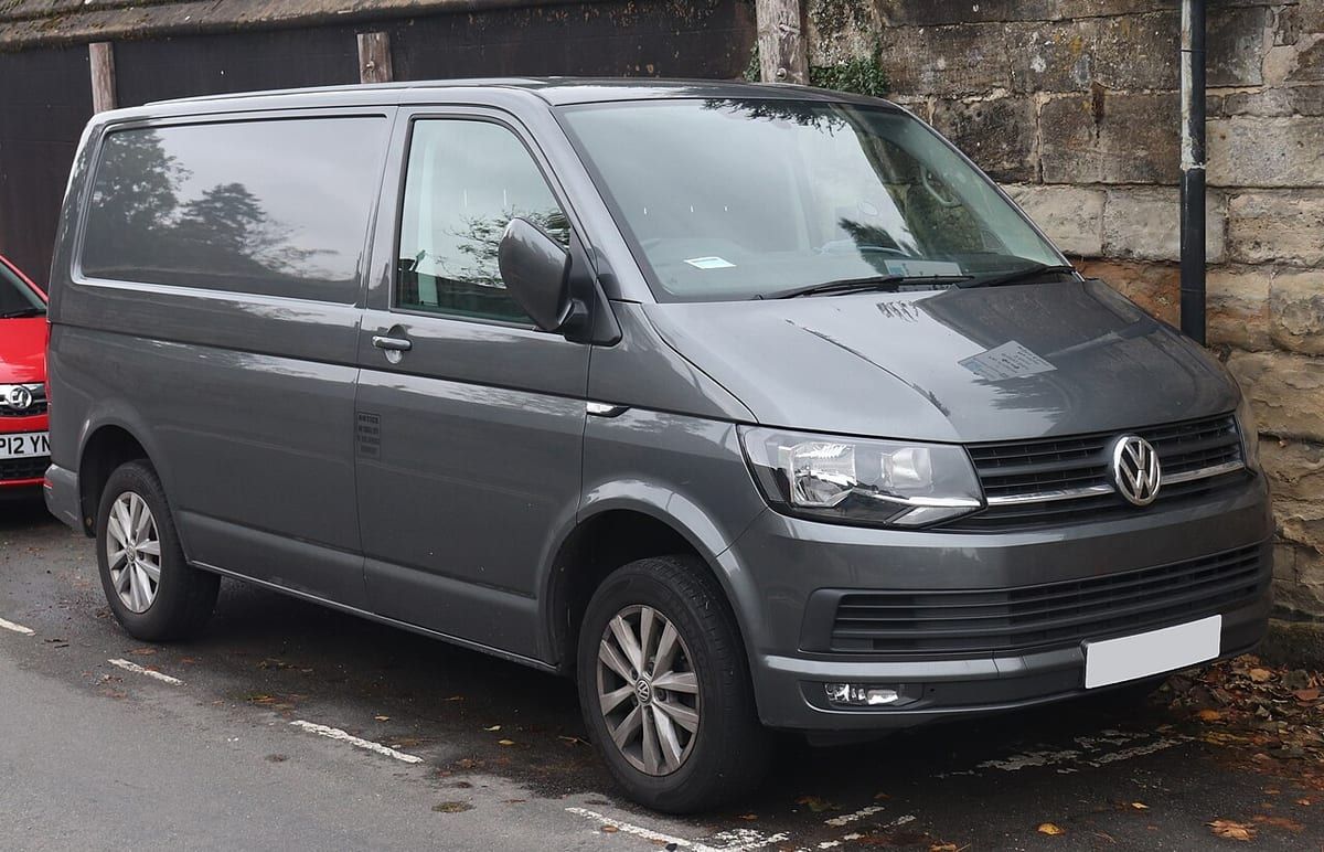 Volkswagen Transporter T6 (2016-2019) – schematy bezpieczników i przekaźników